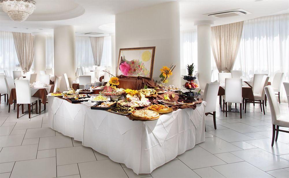 Hotel San Marco Milano Marittima Buitenkant foto